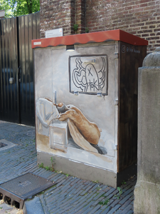 912888 Afbeelding van een door Kim Buisman beschilderd elektriciteitskastje, op de Agnietenstraat te Utrecht, in het ...